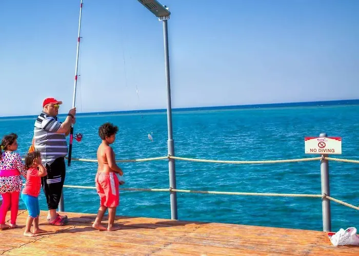 בקתה شاليهات بورتو ساوث بيتش للأسر فقط An *